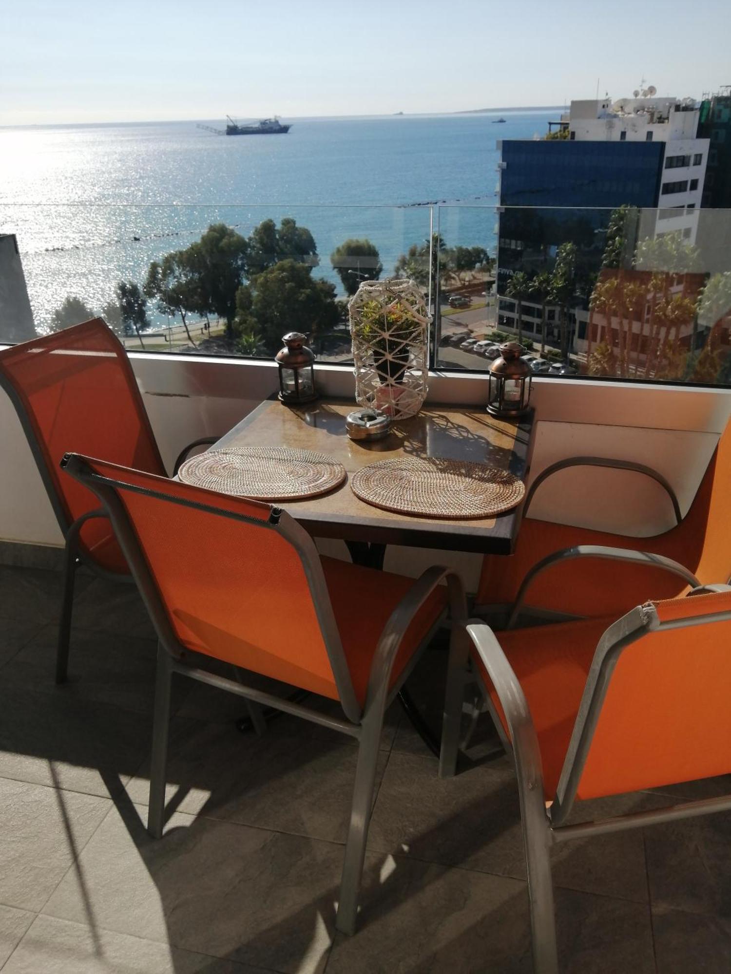 Amazing Sea Place Лимасол Экстерьер фото